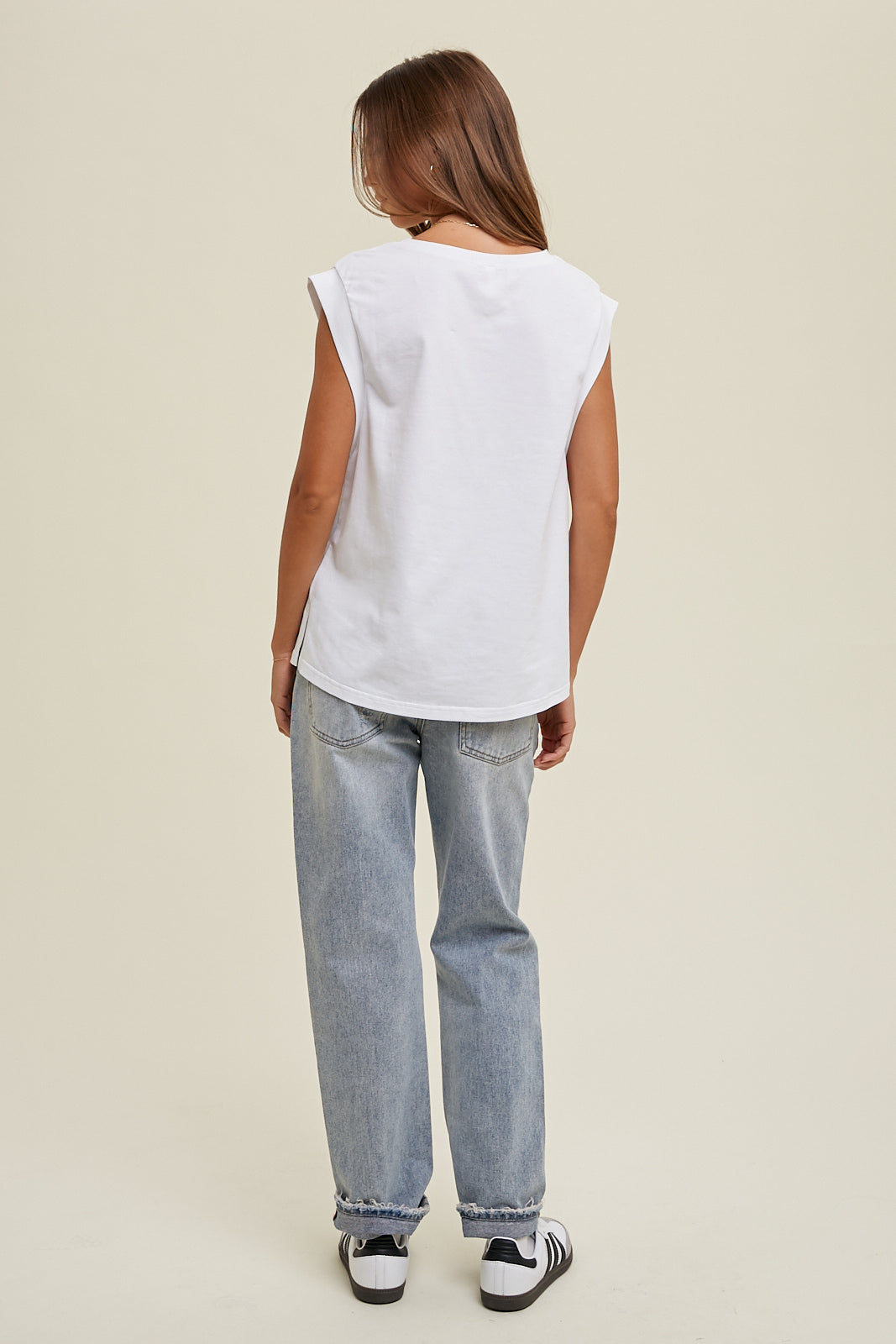 WHITE MUSCLE TEE WITH SIDE SLITS