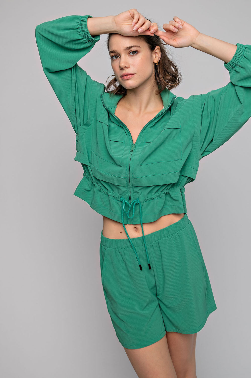 CRINKLE WOVEN SHORTS